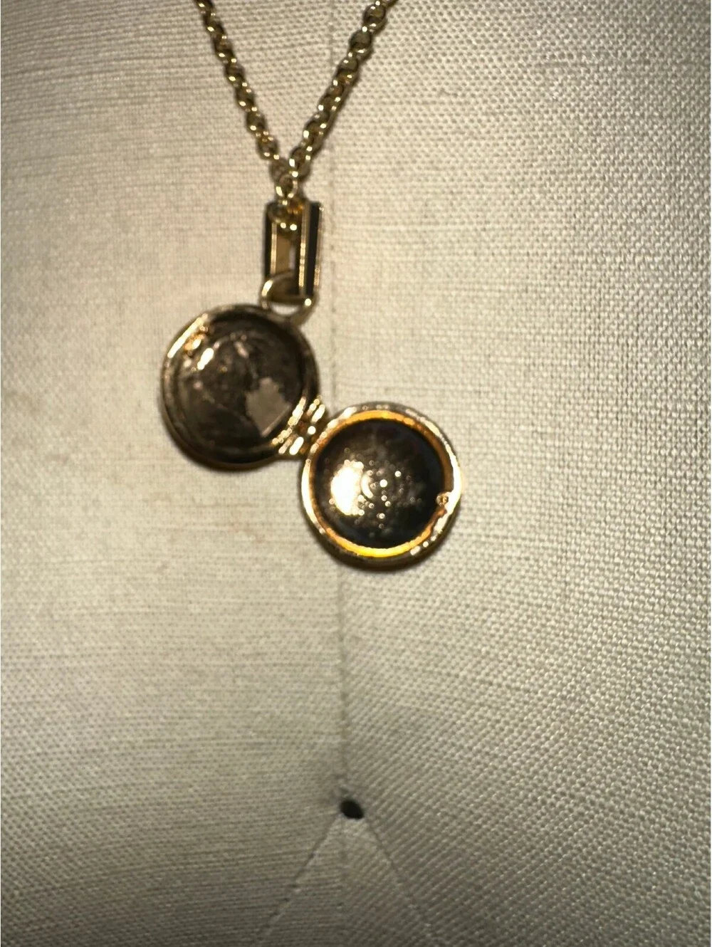 MARC BY MARC JACOBS Gold and Black Round Pendant Locket